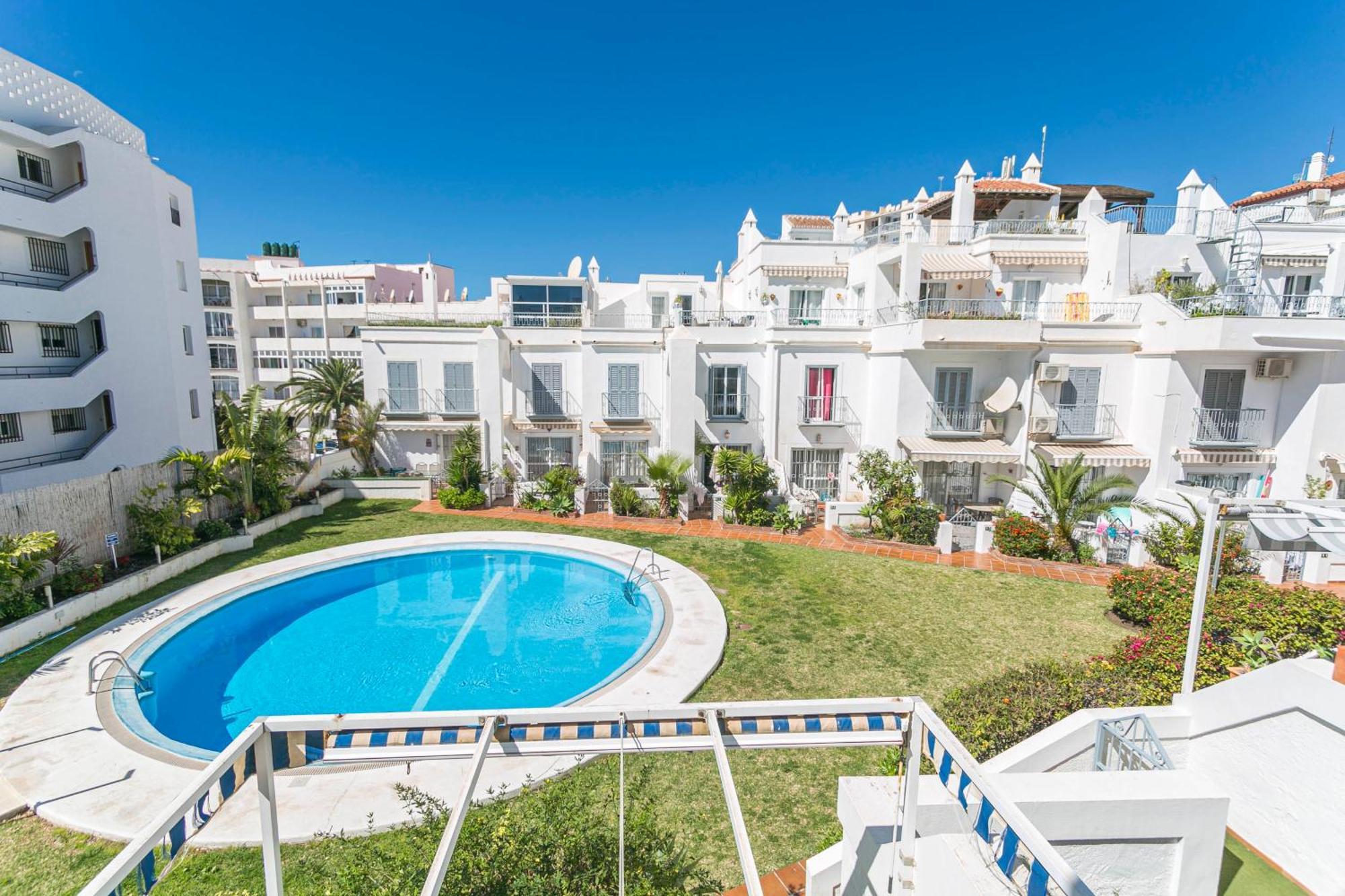 Hébergement de vacances Canovas Nerja - Casa Adosada Con Piscina Los Huertos 3 *
